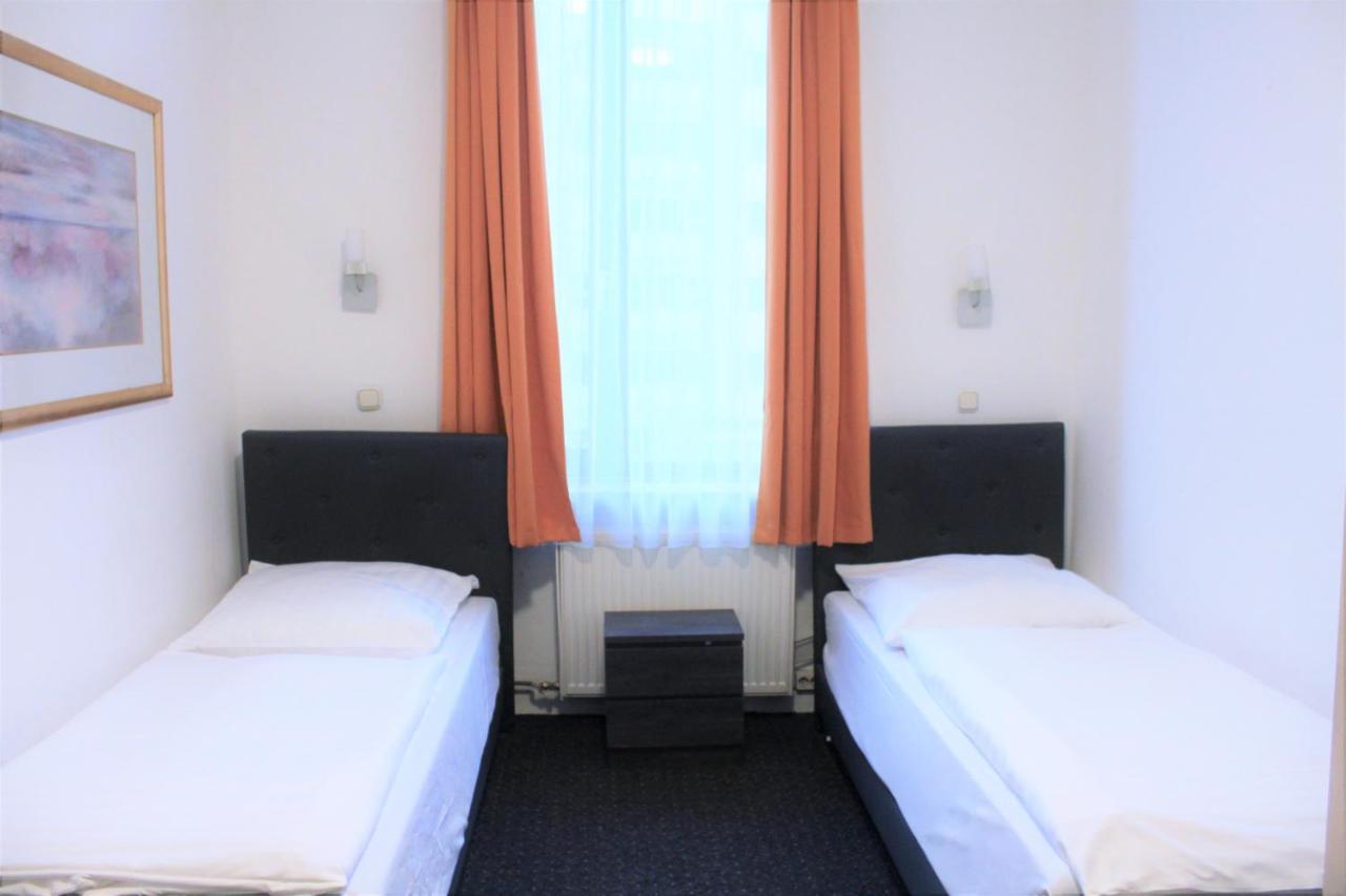 Frankair Star Hotel Frankfurt City Frankfurt am Main Bagian luar foto